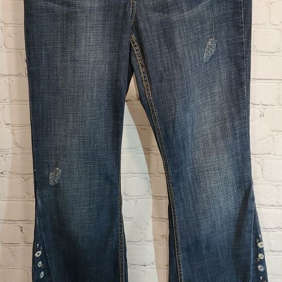 Wrangler embroidered flare leg jeans size 3 - Picture 3 of 13